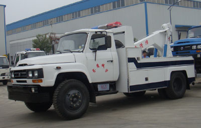東風(fēng)尖頭140拖吊型清障車